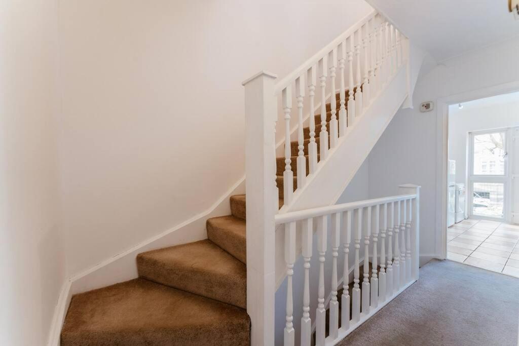 Comfortable Double Room For Your London Getaway Ngoại thất bức ảnh
